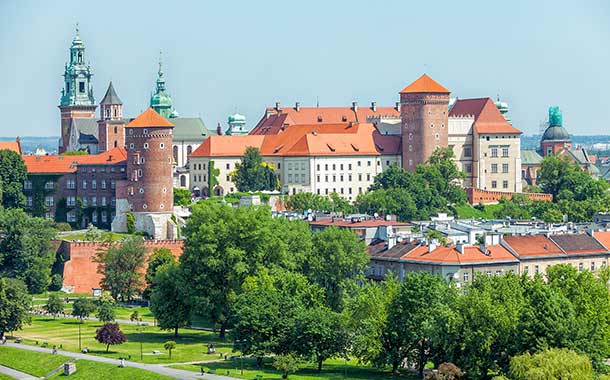 Cracow,-Wawel-Castle-and-Old-Town,-Poland