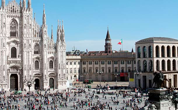 Piazza del Duomo - Milan - Italy Tourism