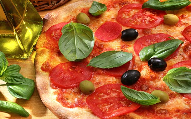 Mouth Watering Italian Pizza - Italy Holidays