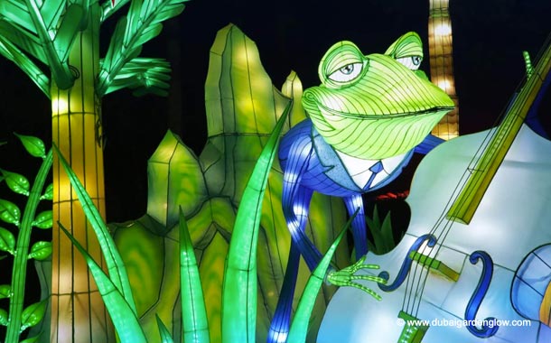 Garden glow Dubai - illuminated frog 2