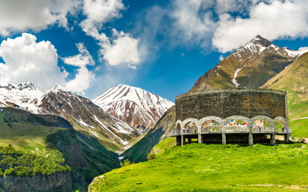 Gudauri friendship monument