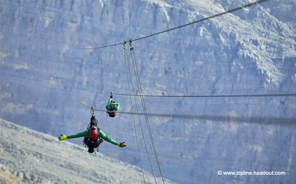 Zipline at Jebel Jjais - Ras al-Khaimah - Person ziplining 1