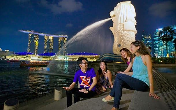 Merlion with family